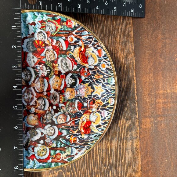 Santa Claws Cat Christmas Collector 8" Plate by Bill Bell from the Franklin Mint - Picture 14 of 15